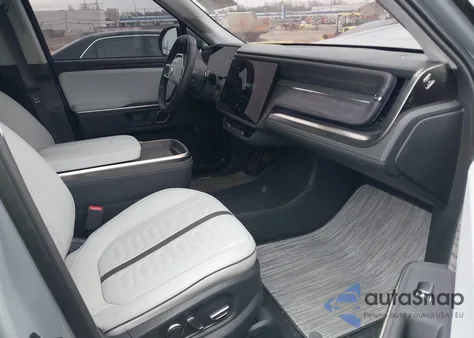 2024 Rivian R1S Adventure Dual Motor Large Pack/Adventure Dual Motor Perf Large Pack z USA, uszkodzony, nr VIN 7PDSGBBA0RN039038